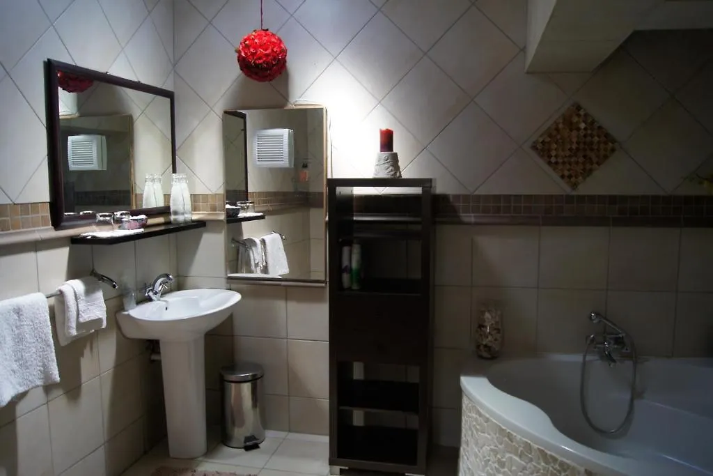 *** Bed & Breakfast 35 On Washington Bed And Breakfast Bellville South Africa